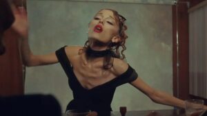 Ariana Grande si prende una pausa, fan preoccupati